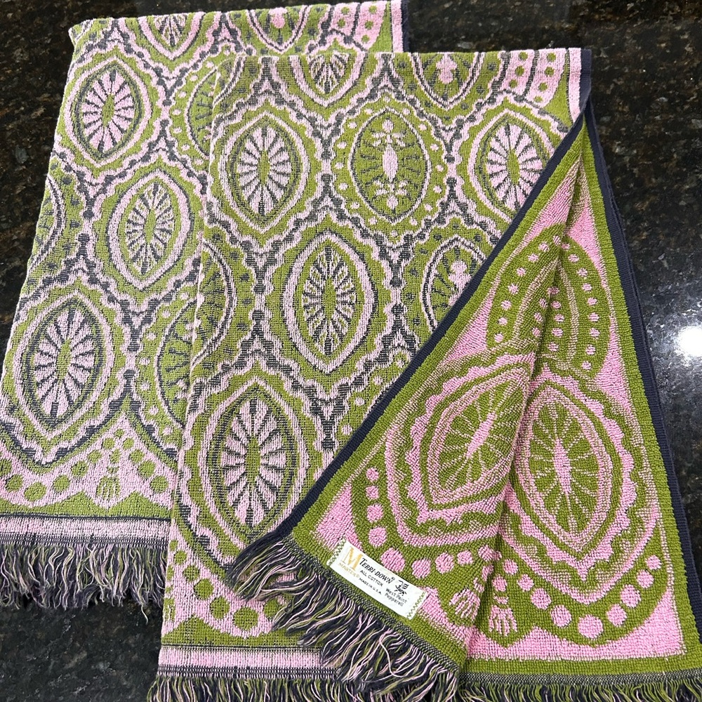 Vintage MARTEX West Point Pepperell Bath Towels Navy Pink Green *SET of TWO*